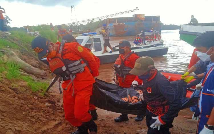 Mayat Pria Terapung di DAS Kahayan Ternyata ABK yang Hilang