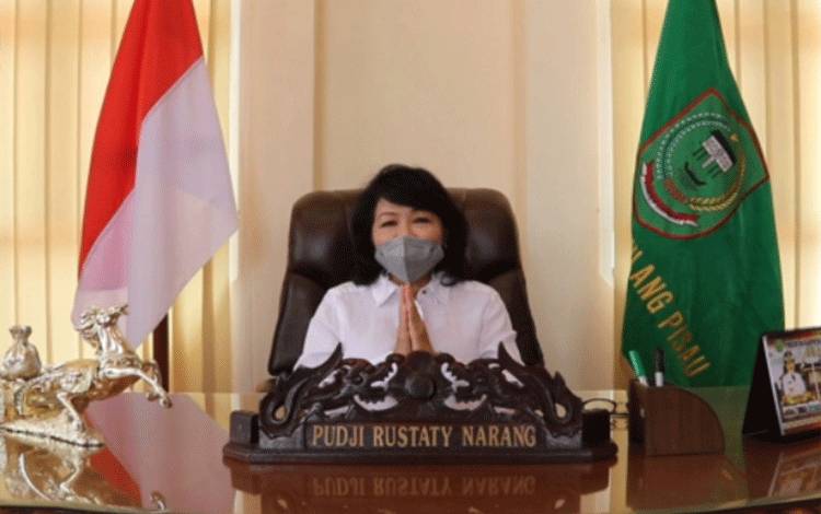 Bupati Pulang Pisau Jelaskan Tiga Raperda ke DPRD