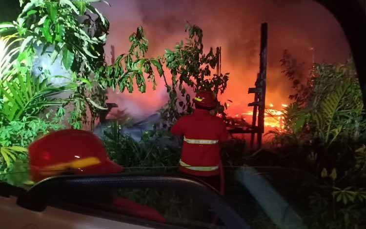 Rumah Wanita Sebatang Kara Terbakar di Kobar