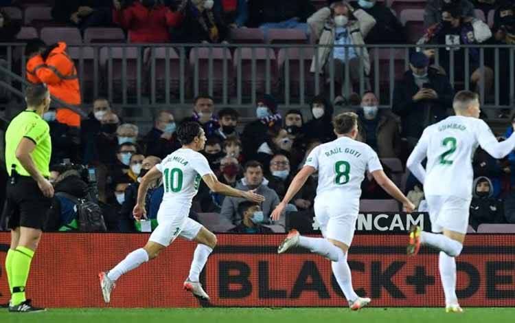 Elche Keluar dari Zona Degradasi Usai Bungkam Espanyol 2-1