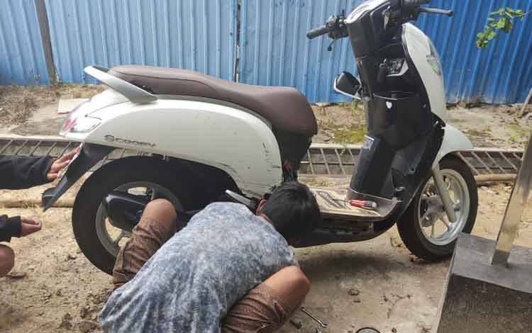 Satlantas Polres Seruyan Tilang Pengguna Knalpot Brong