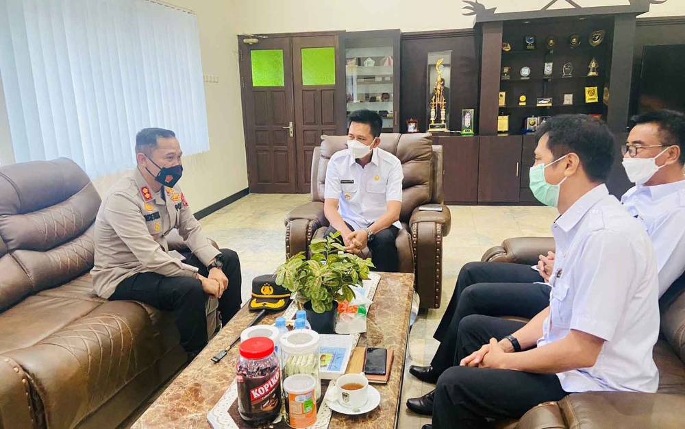 Kapolres Barito Utara Penuhi Janji, Bupati Nadalsyah Beri Sambutan Hangat