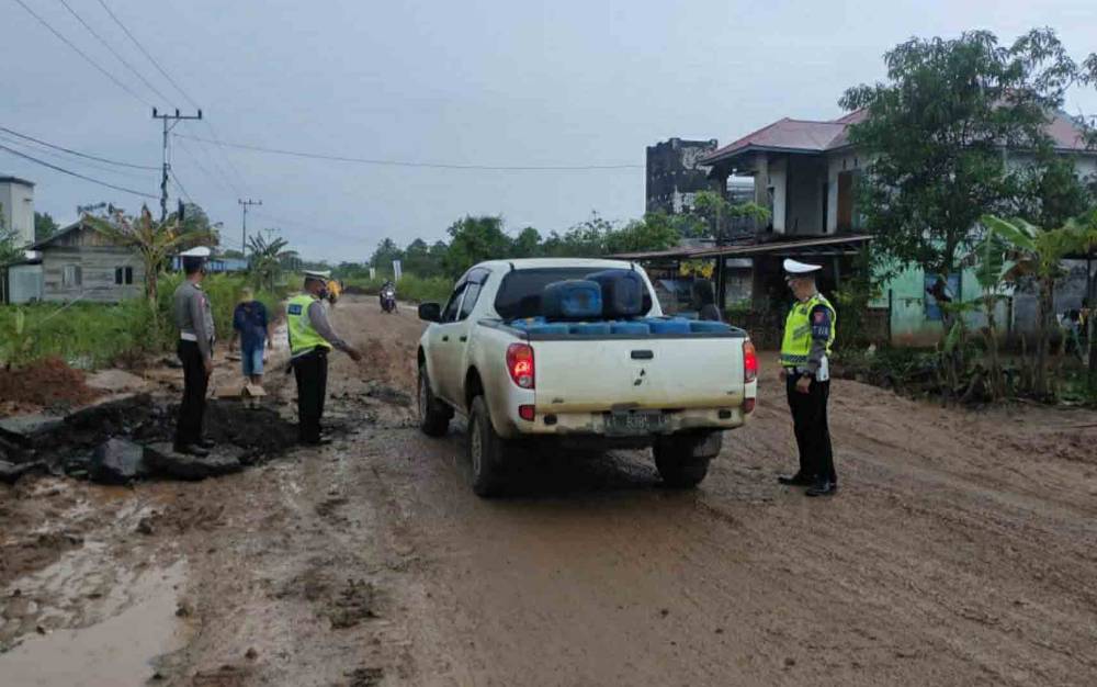 Antisipasi Laka, Satlantas Polres Kapuas Giatkan Patroli Sasar Titik Jalan Rusak