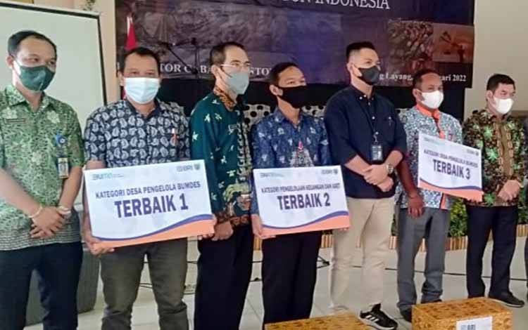 Desa Haringen Terbaik I Pengelolaan BUMDes di Barito Timur