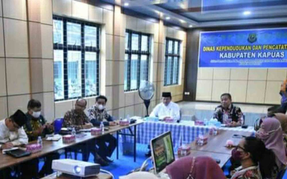 Disdkucapil Kapuas Terima Kunker DPRD Tabalong Gali Referensi Pengelolaan Arsip Digital