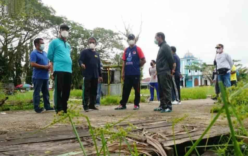 Manfaatkan Kembali Lapangan Hijau, Bupati Barito Utara Tinjau Lokasi