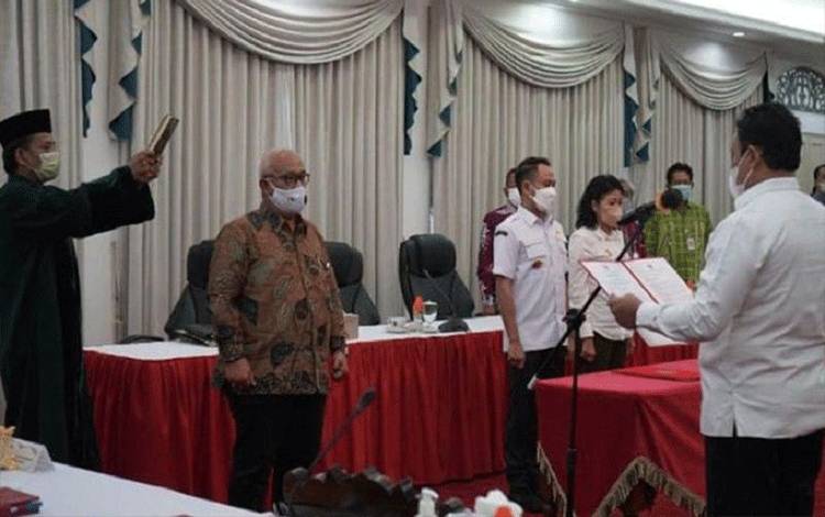 Gubernur Kalteng Minta Bank Kalteng Perkuat Ekonomi Lokal