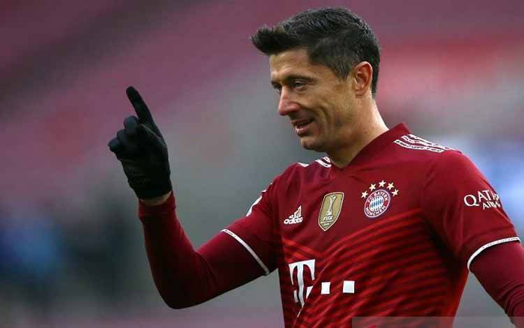 Robert Lewandowski Raih Penghargaan Pemain Terbaik FIFA 2021
