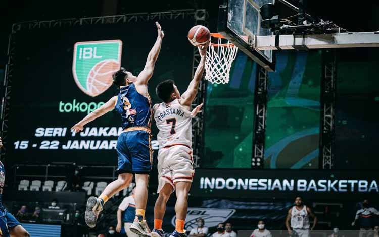 Pelita Jaya Kalahkan Satria Muda di Hari Pertama IBL 2022