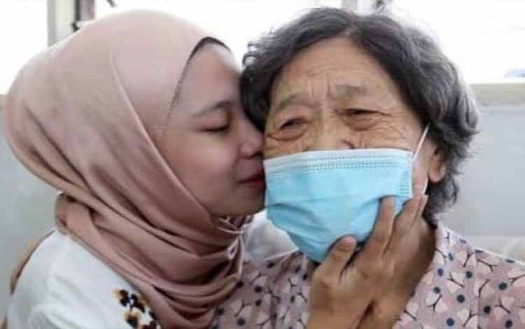 Kisah Anak Pekerja Migran Indonesia Bikin Mendagri Malaysia Terharu