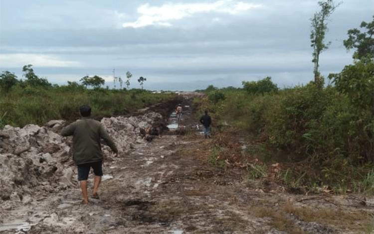 Dianggap Rusak Hutan, Warga Akan Gelar Aksi Damai