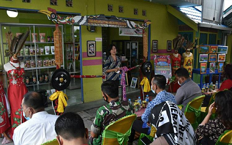 Pusat Kerajinan Ekonomi Kreatif di Kapuas Diresmikan