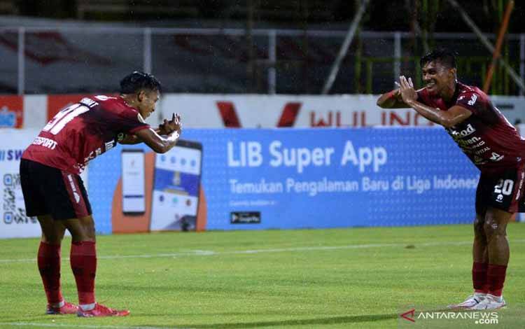 Bali United Kandaskan Perlawanan Persita Berkat 2 Gol di Menit Akhir