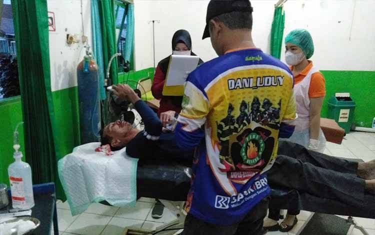 Relawan BPK Samuja Evakuasi Korban Kecelakaan di Desa Tumpung Ulung