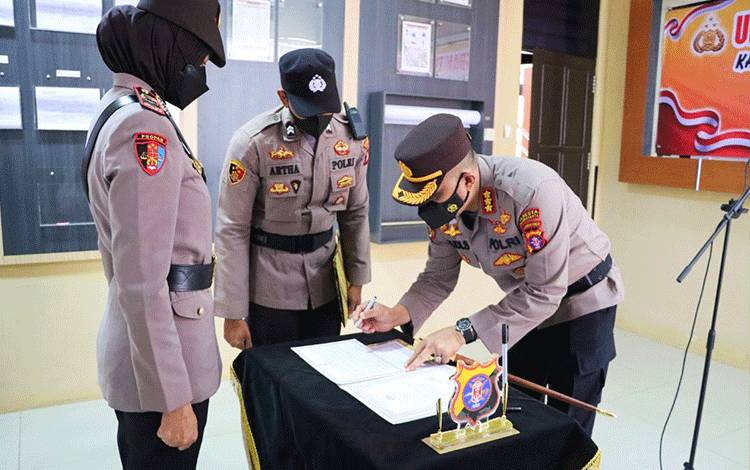 Iptu Dhini Lestari Resmi Jabat Kapolsek Sebangau