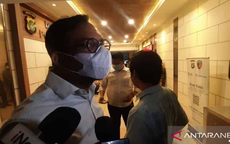 Haris Azhar Penuhi Panggilan Polisi Terkait Laporan Luhut