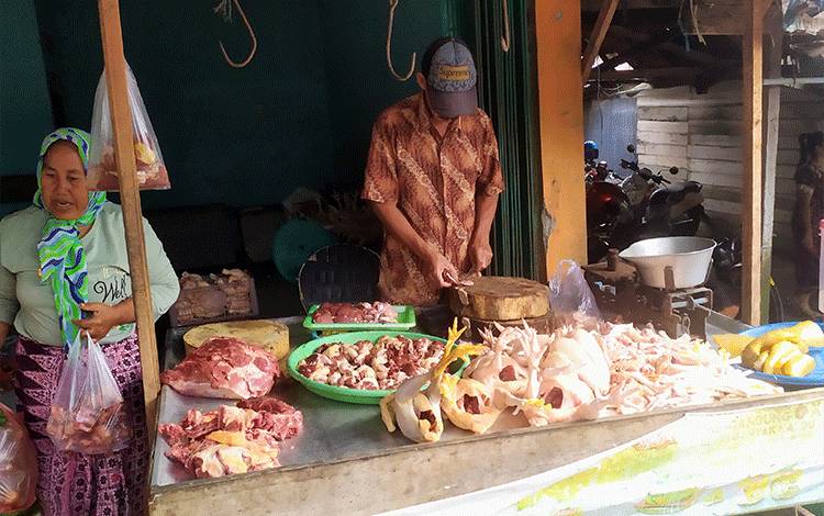 Harga Daging Ayam di Sampit Turun Rp 1.000 per Kilogram