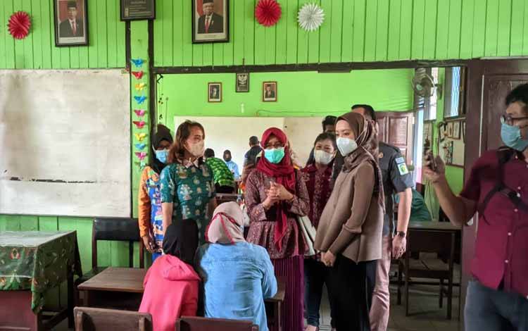 Avina Fairid Naparin Dukung Vaksinasi Anak Capai Target