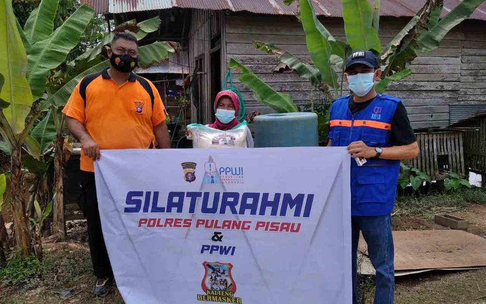 Polres Pulang Pisau Bersama PPWI Lakukan Baksos