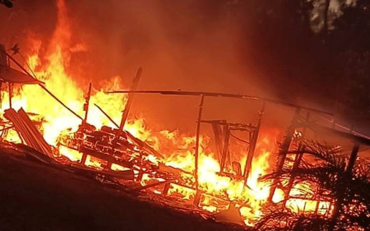 Satu Rumah Terbakar, 3 Kepala Keluarga di Sungai Bakau Kehilangan Tempat Tinggal