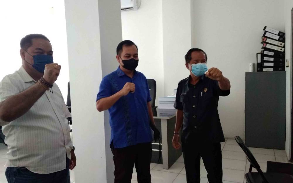 Anggota DPRD Gunung Mas Geram dan Ingin Edy Mulyadi Juga Mendapatkan Hukuman Adat