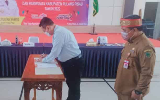 Kejari Pulang Pisau Teken MoU Percepatan Pariwisata dengan Disbudpar