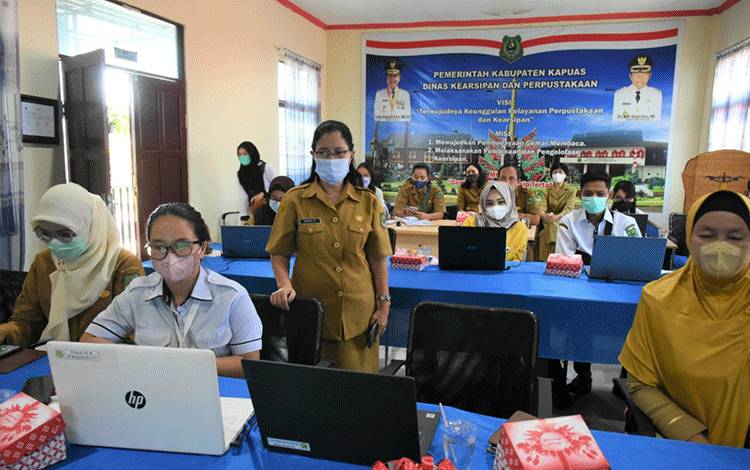 Disarpustaka Kapuas Adakan Pra Bimtek Penggunaan Aplikasi Srikandi
