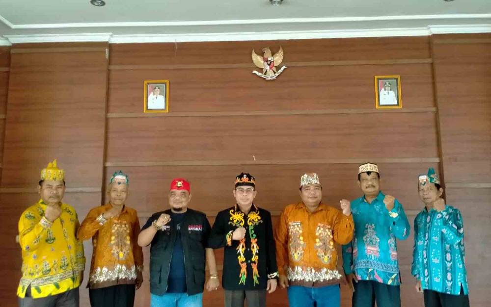 Ketua Harian DAD Gunung Mas Menuntut Edy Mulyadi Diadili