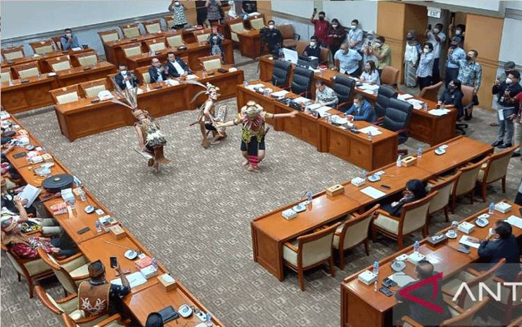 Komisi III DPR RI Gelar Audiensi Bersama Warga Kalimantan Terkait Ocehan Edy Mulyadi