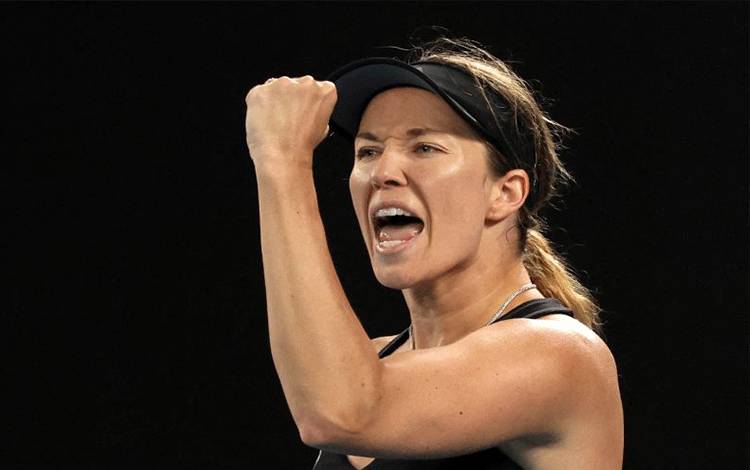 Collins Kalahkan Swiatek untuk Bertemu Barty di Final Australian Open