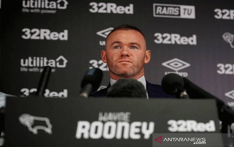 Wayne Rooney Tolak Latih Everton