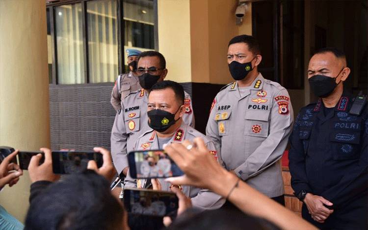Ratusan Rumah dan Kendaraan Rusak Akibat Konflik di Kariuw