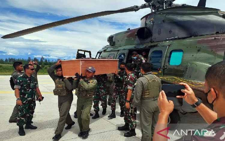 Kasad Pimpin Pemakaman Sertu Rizal Korban Tembak KKB