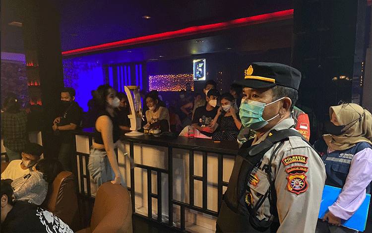 Sempat Ditutup, 02 Cafe di Palangka Raya Kembali Langgar Prokes