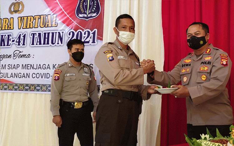 Polres Sukamara Gelar Potong Tumpeng Syukuran HUT Satpam