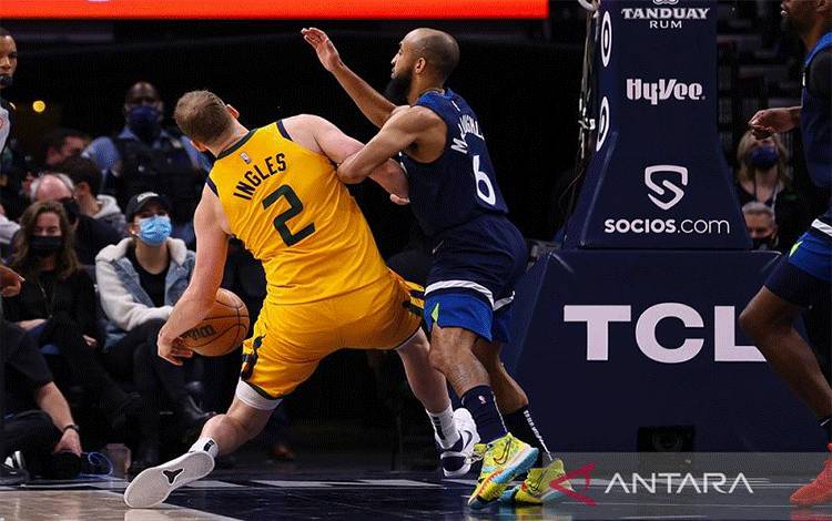 Jazz Terancam Kehilangan Pilar Lagi Setelah Joe Ingles Cedera Lutut