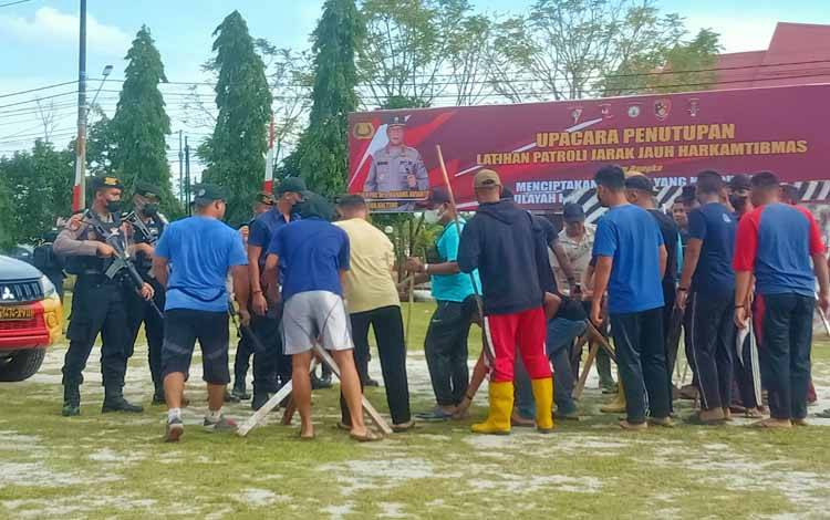 Amankan Harkamtibmas, Tim Penetrasi Polda Kalteng Bentrok dengan Warga