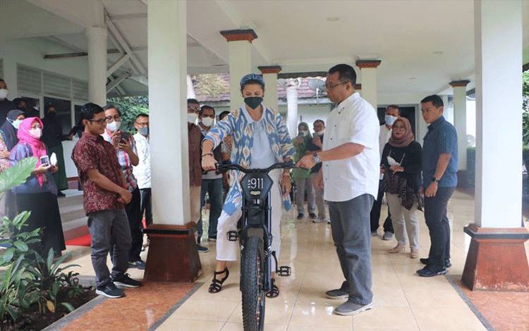 Kemenperin Analisa TKDN Sepeda Listrik Produksi IKM NTB