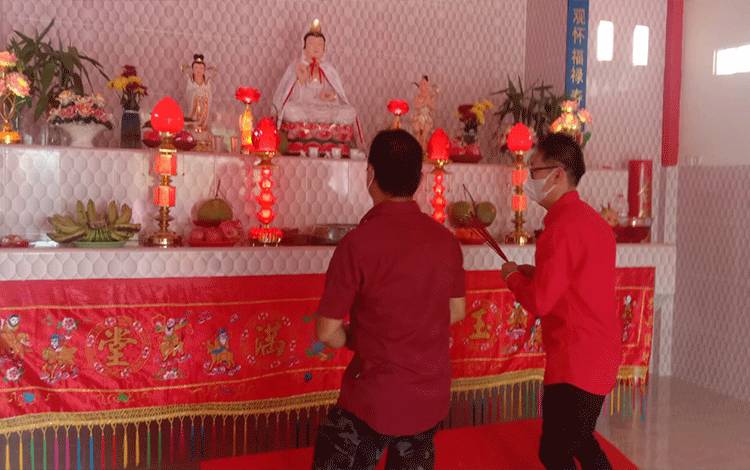 Tahun Baru Imlek, Ibadah Umat Khonghucu Kobar Berjalan Khidmat