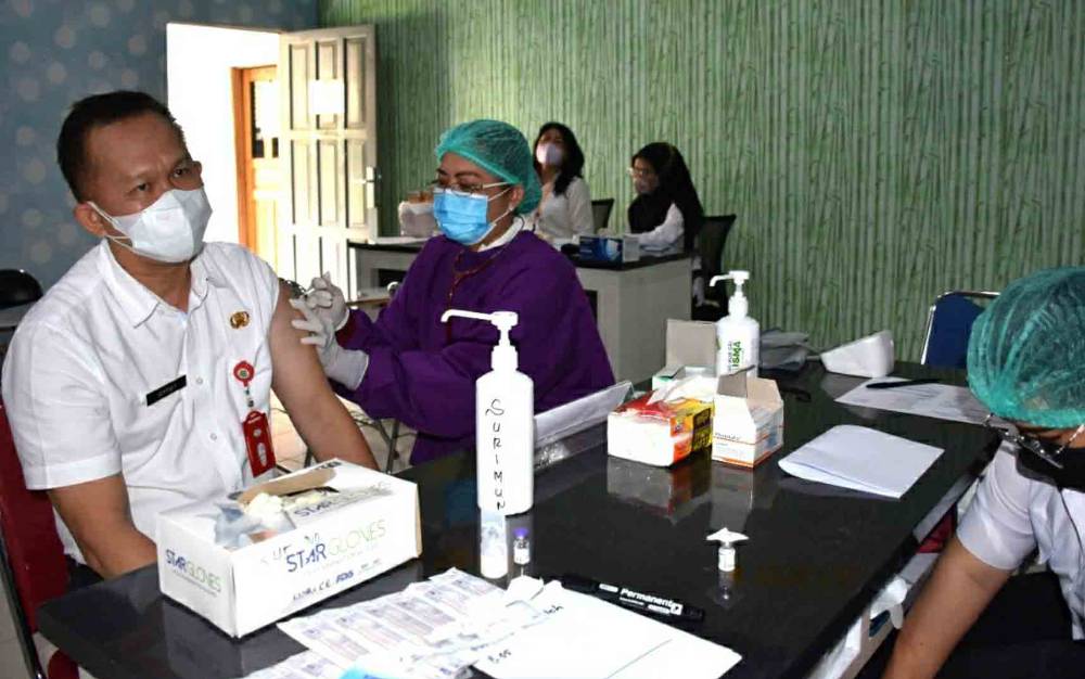 Sekda Kapuas Jalani Vaksinasi Booster Covid-19