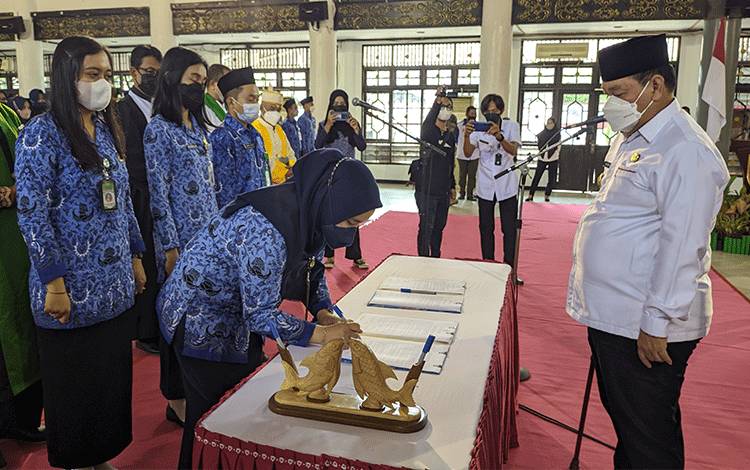 Bupati Kotim Minta CPNS Baru Bersumpah Jauhi ini
