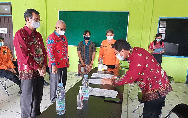 Sekda Barito Timur Saksikan Sertijab Kalaksa BPBD Damkar
