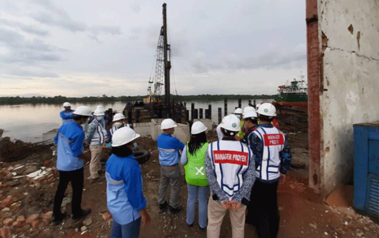 Tim JPN Kejari Tinjau Proyek Dermaga di Pulang Pisau