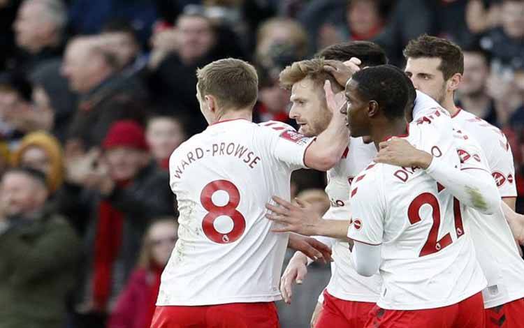 Southampton dan Palace Menangi Laga Piala FA