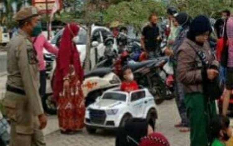 Satpol PP dan Damkar Kapuas Intensifkan Imbauan dan Pengawasan Prokes