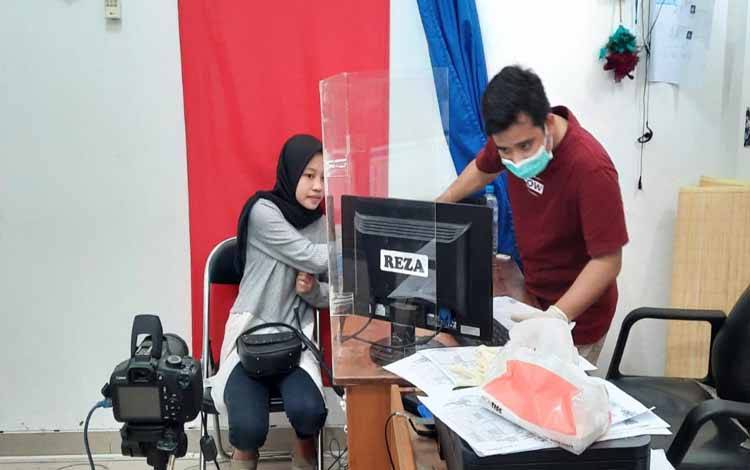 Kepala Sekolah Diminta Fasilitasi Perekaman KTP Peserta Didik di Palangka Raya