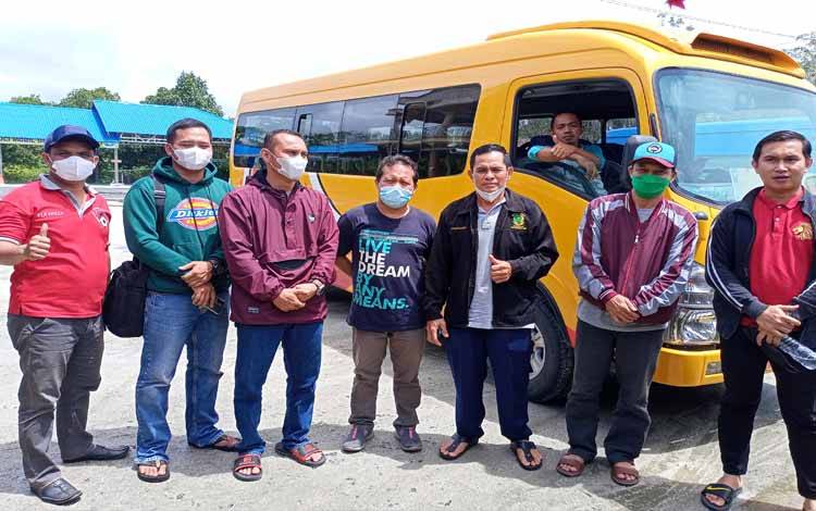 Tim Ekonomi Kerakyatan Barito Timur Studi Banding ke Pontianak