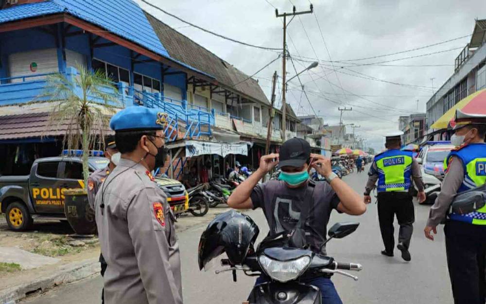 Tim KRYD Polres Kapuas Patroli Disiplinkan Penerapan Prokes