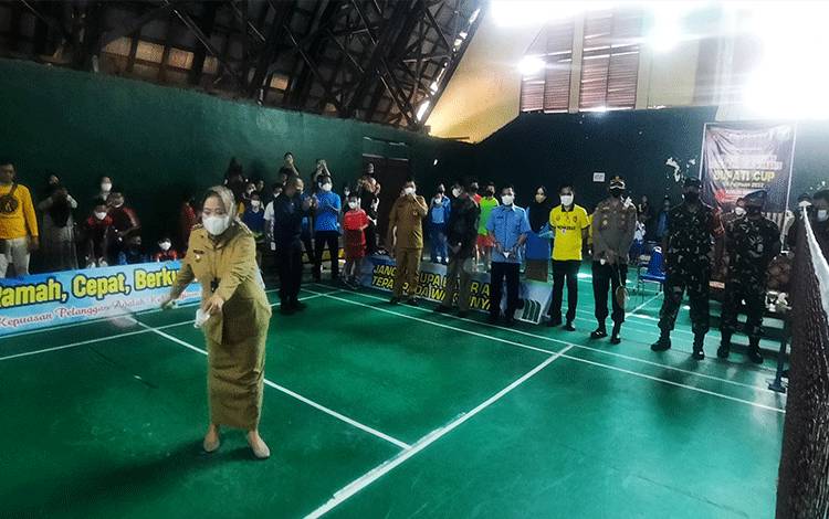 Bupati Kobar Buka Turnamen Bulu Tangkis