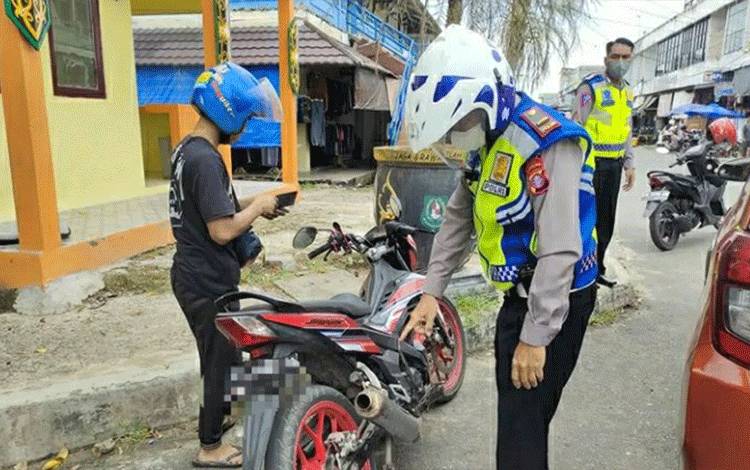 Lagi, Satlantas Polres Kapuas Tindak Pengendara Pakai Knalpot Brong